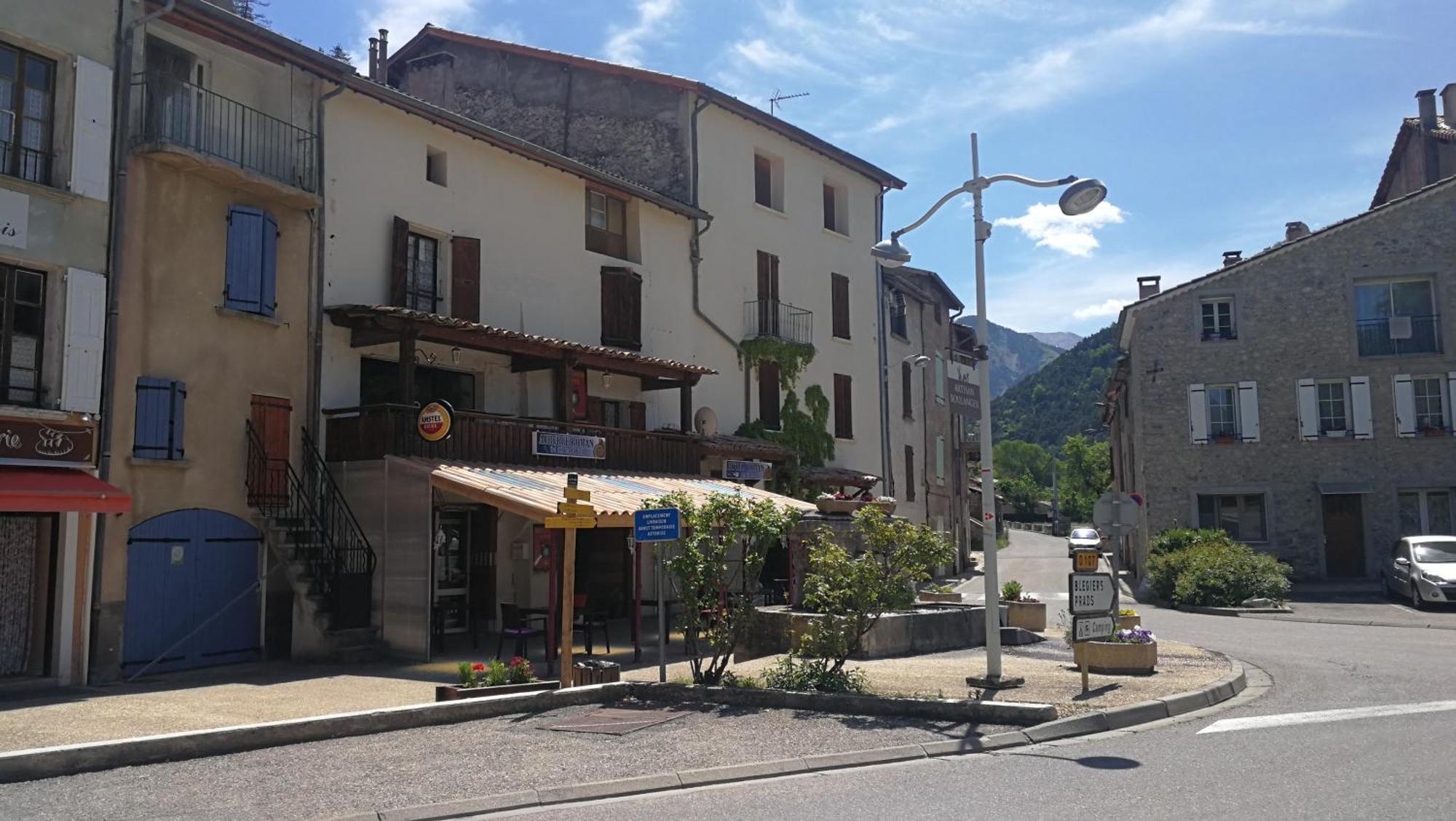 Auberge Roman La Javie Exteriör bild
