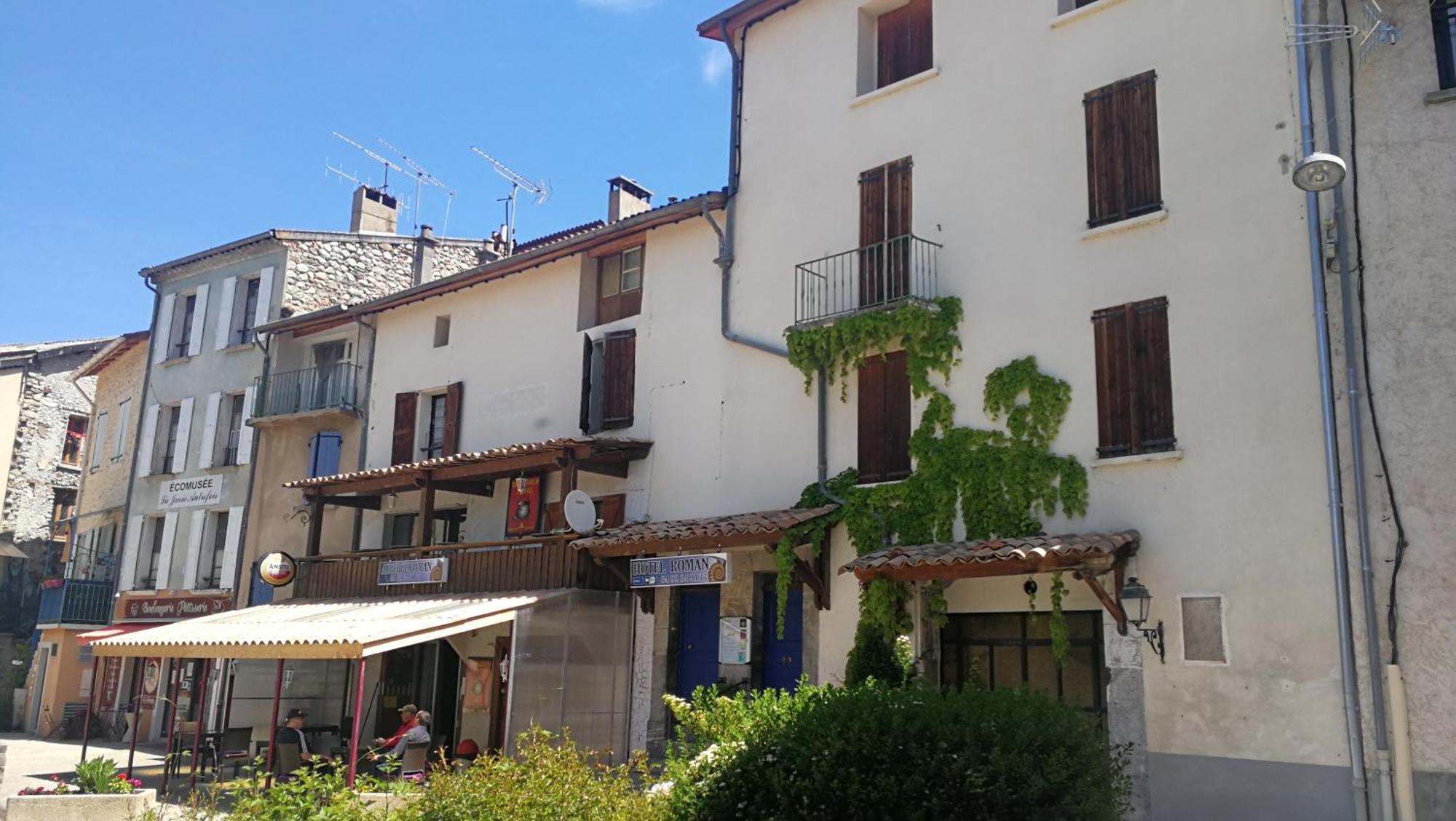 Auberge Roman La Javie Exteriör bild
